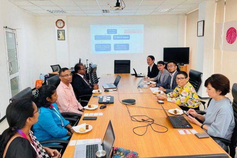 A delegation from The Japanese Association for Asian Englishes visits LNBTI